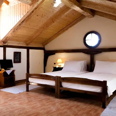 ヴィラ Senecio Kariótai