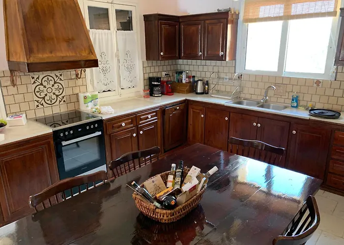 Villa Senecio Kariótai